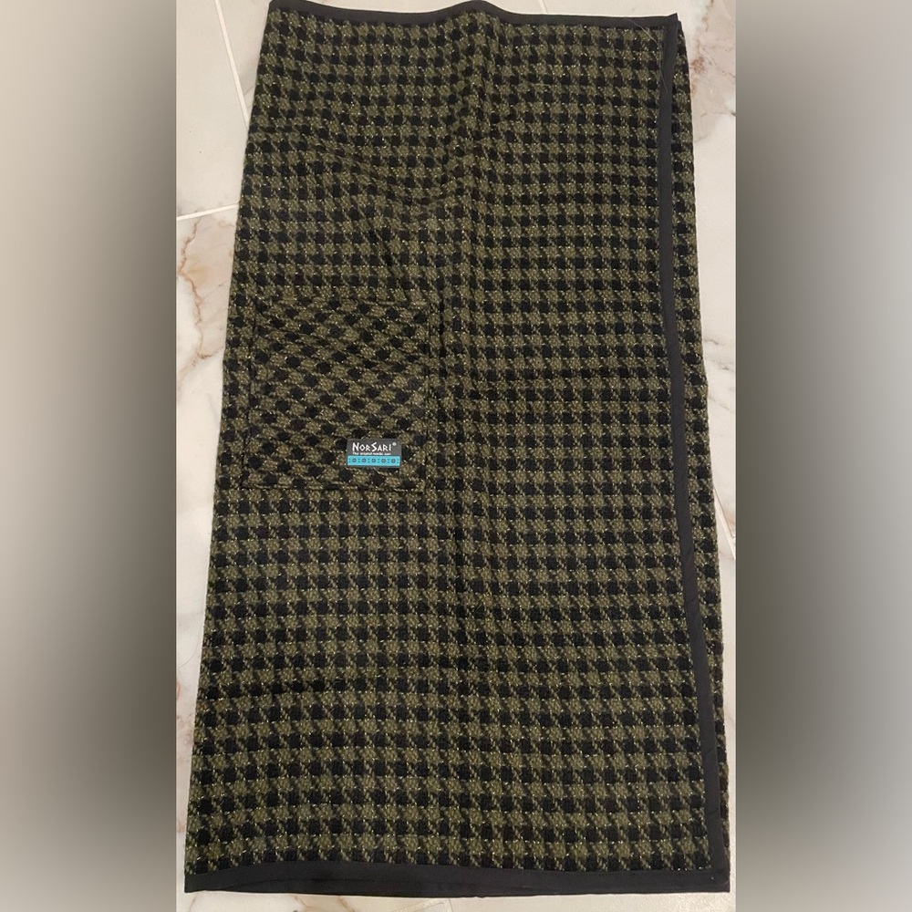 Black and Green Houndstooth Skirt